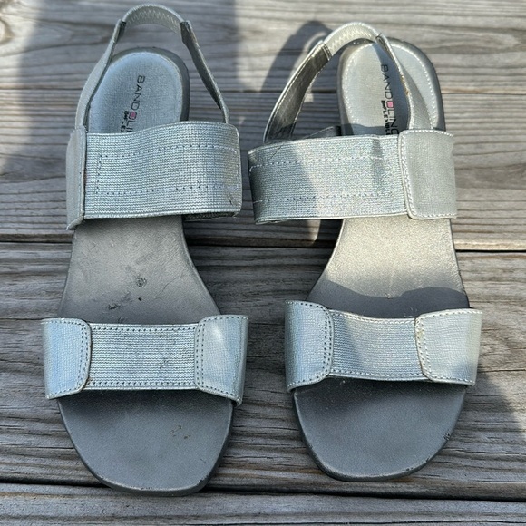Bandolino silver sandal size 7 1/2 - Picture 1 of 5